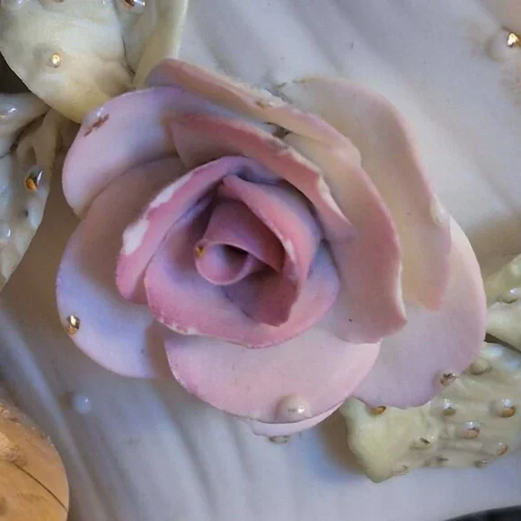 Vintage Pastel Porcelain Elf on a Shell Trinket Dish Planter - Picture 14 of 15